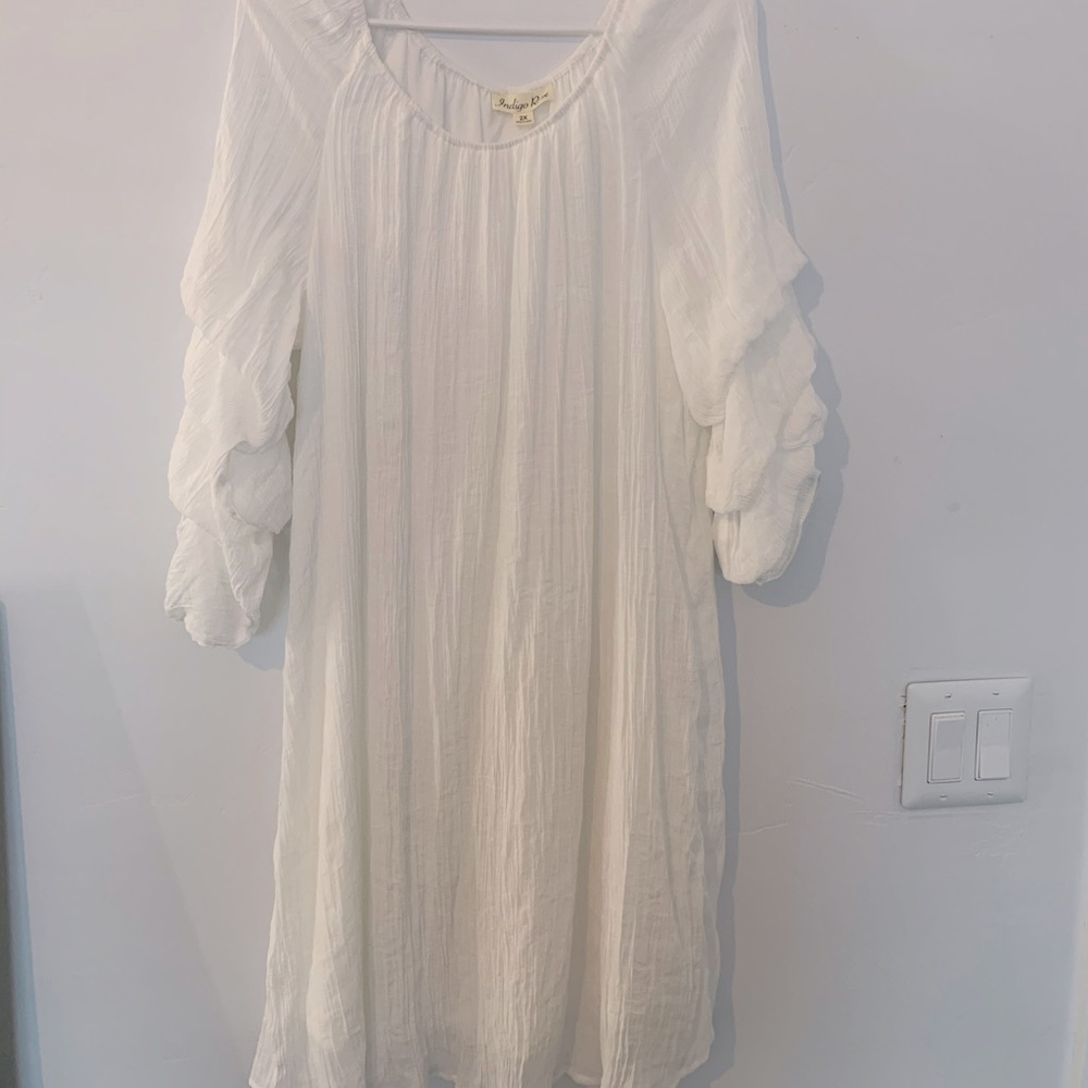Dress ruffle sleeve white